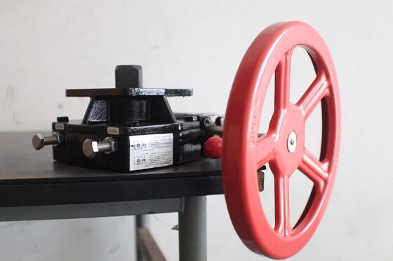 空気圧アクチュエータ用、両作用アルミニウム構造の手動オーバーライドギアボックス（ハンドホイール操作）